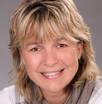 DEU, Deutschland, Brandenburg, Eisenhuettenstadt, 03.06.2016: Kerstin Jank, Fachberaterin Pflegekasse / Hilfsmittel - Foto für die Brandenburgische Betriebskrankenkasse (http://www.brandenburgische-bkk.de).

[Foto: Dietmar Gust; Mobilfon: +49 (0)172 3016574; web: http://www.gustfoto.de, e-mail: info@gustfoto.de.]