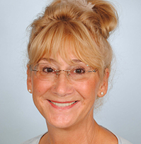 DEU, Deutschland, Brandenburg, Eisenhuettenstadt, 03.06.2016: Kerstin Jank, Fachberaterin Pflegekasse / Hilfsmittel - Foto für die Brandenburgische Betriebskrankenkasse (http://www.brandenburgische-bkk.de).

[Foto: Dietmar Gust; Mobilfon: +49 (0)172 3016574; web: http://www.gustfoto.de, e-mail: info@gustfoto.de.]